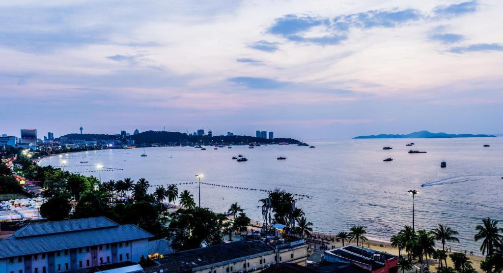 Hotel Selection Pattaya Exterior photo